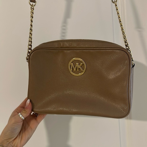 Michael Kors Handbags - Michael Kors crossbody | tan